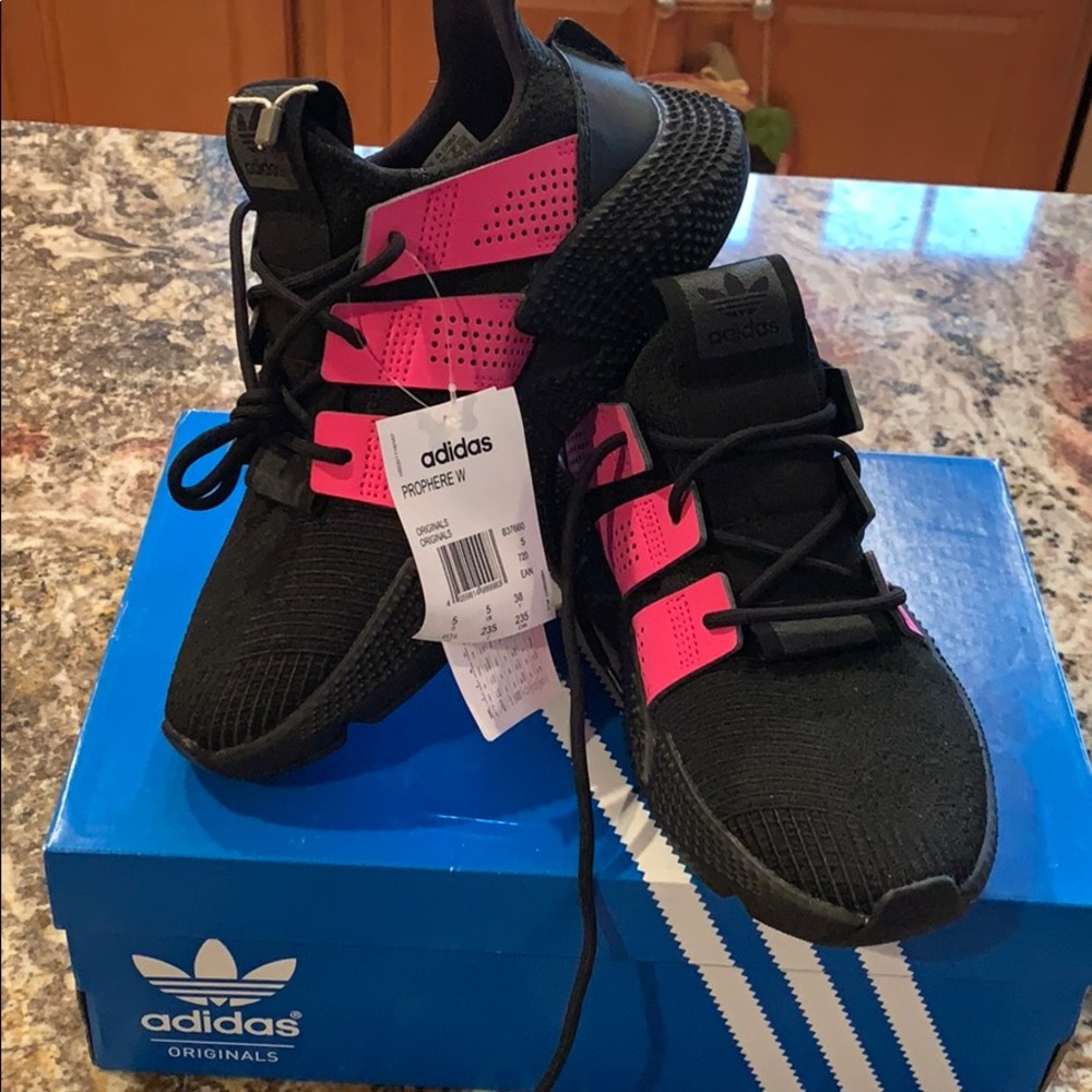 Adidas prophere w  sneaker NIB